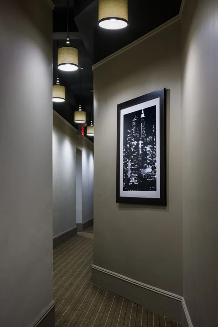 King Studio & Ensuite Bath - Midtown East room for rent
