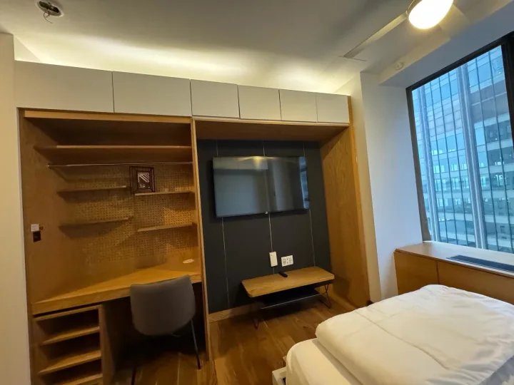 Studio Apartment - Wall Street room for rent