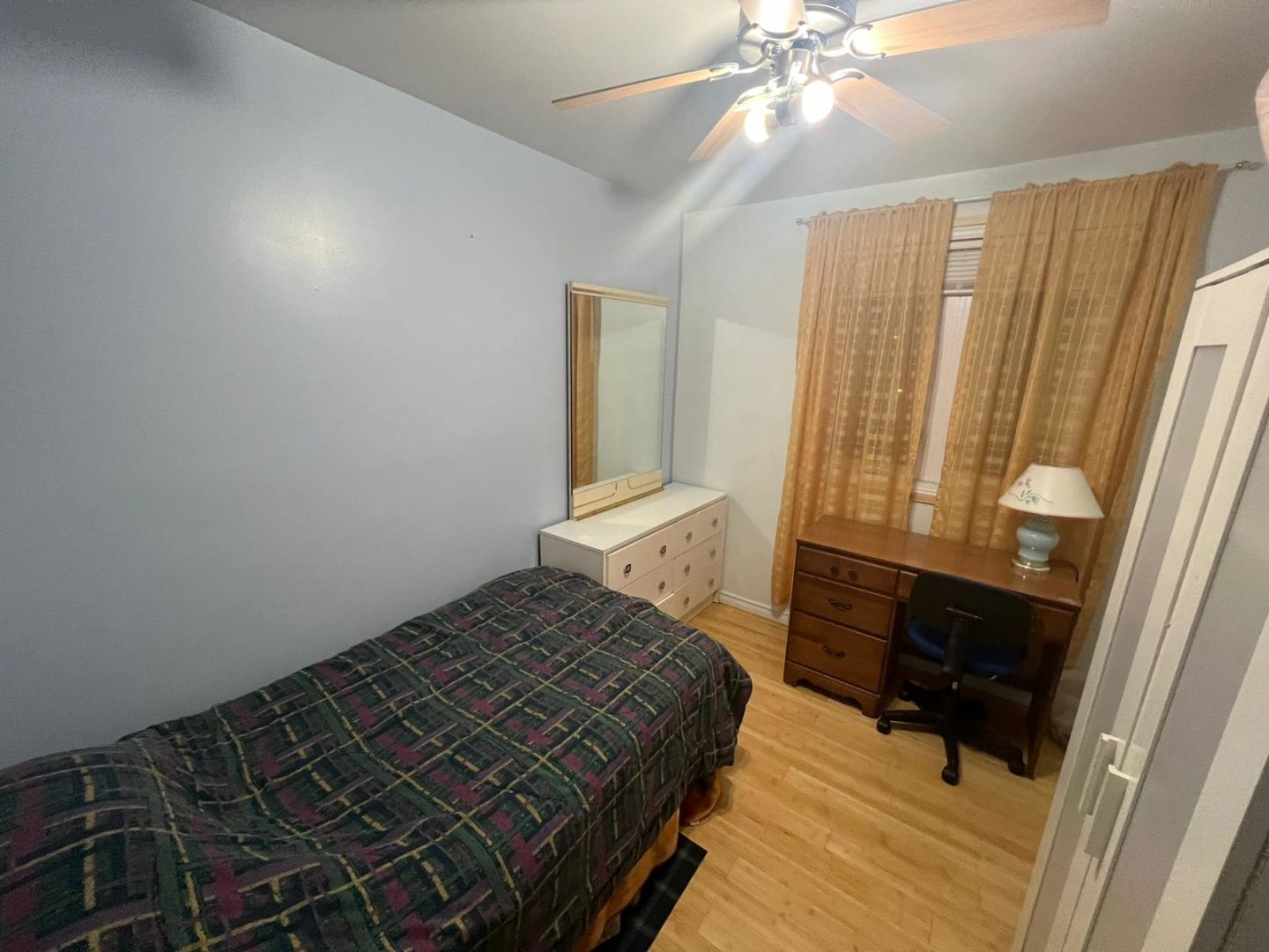 Comfort Homestay Room - Bison Dr, Toronto room for rent 38