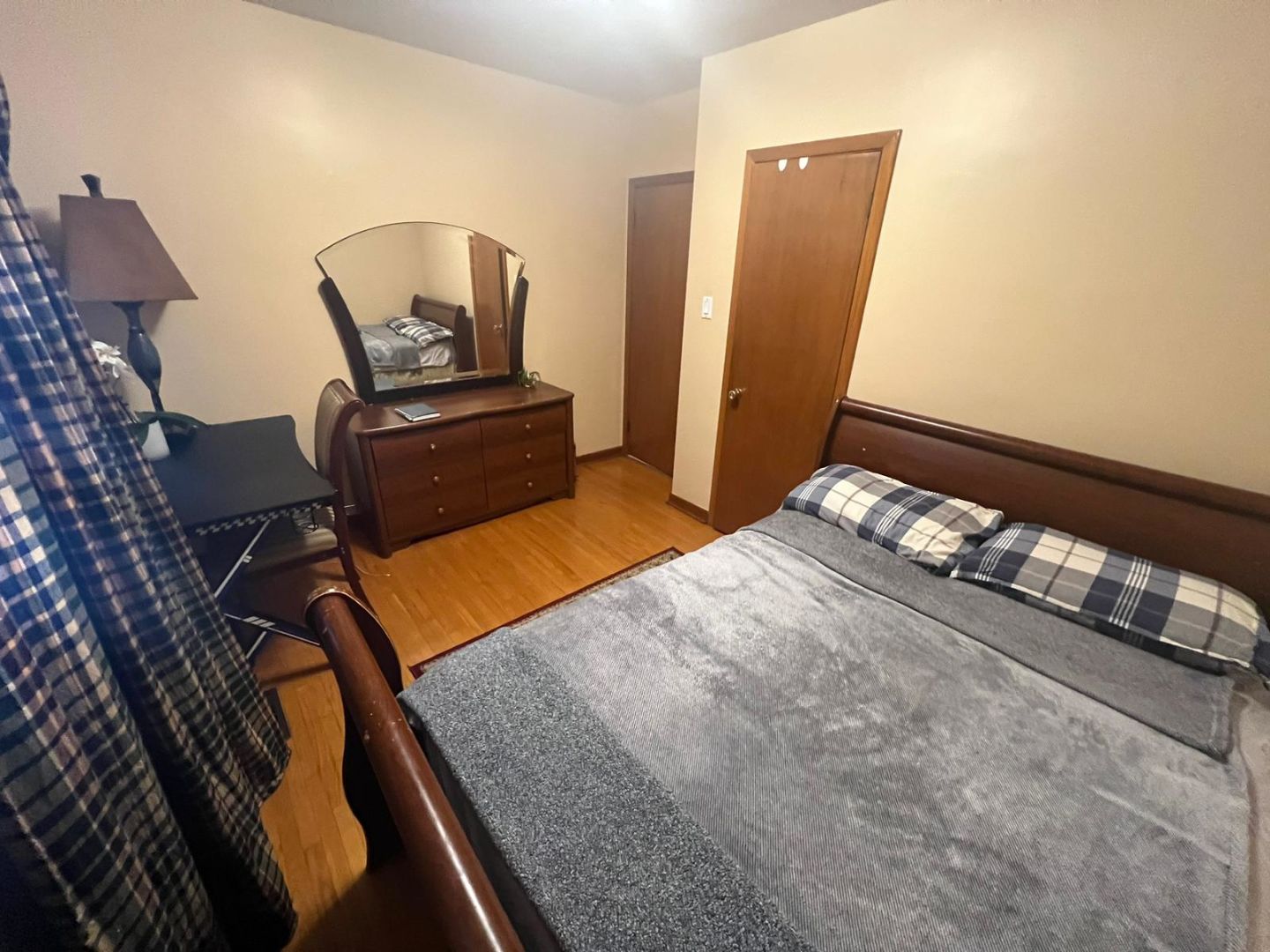 Elite Homestay Room - Monclova Rd, Toronto room for rent 44